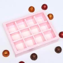 Коробка с окошком 19*15*3,6см арт.7007662