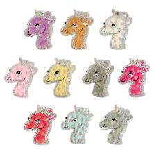 Аппликация с пайетками и мехом 