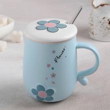 Кружка с крышкой и ложкой "Цветочек" 400мл 12*10*13см арт.3929431 керамика микс