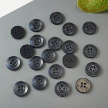 Пуговица 11мм 18L на 4 прокола