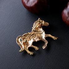 Брошь со стразами 