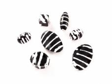 Бусины акрил ассорти арт.ФУ-7396 черный/белый (50гр)