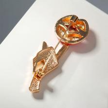 Брошь "Жест" 50*20мм эмаль арт.6885381 золото