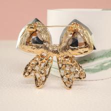 Брошь со стразами и кристаллами 