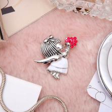 Брошь "Ангел" 35*35мм арт.3444174 серебро/белый/красный