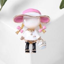 Брошь "Девочка в шляпке" 40*35мм арт.5244552 золото/микс