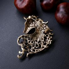 Брошь со стразами 