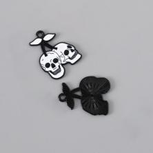 Подвеска "Черепа на ветке" эмаль 19*26мм арт.10227524 белый/черный