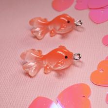 Подвеска акрил "Рыбка Кои" 15*27мм арт.ИВ-393 оранжевый