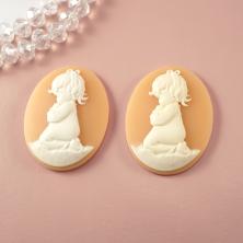 Кабошон пластик 30*40*2мм "Девочка" арт.7713261 белый/розовый