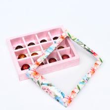 Коробка с окошком 19*15*3,6см арт.7007662