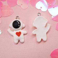 Подвеска акрил "Космонавт с сердцем" 19,5*28мм арт.ИВ-389 белый/микс