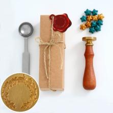 Набор для сургучной печати "Венок" d-2,5см 4*12,5*4см арт.9064616 (печать+сургуч+ложка)