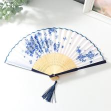 Веер бамбук/текстиль 21см "Цветочки и бабочки" с кисточкой арт.9580811 микс