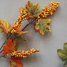 Ветка 62см кленовая с ягодами см арт.7730229