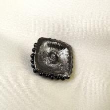 Пуговица со стразами и бусинками арт.12707 21мм т.никель/черный