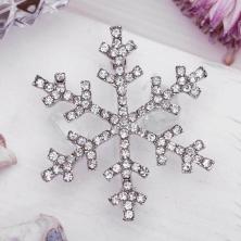Брошь "Снежинка" со стразами 40*40мм арт.1489263 белый/серебро
